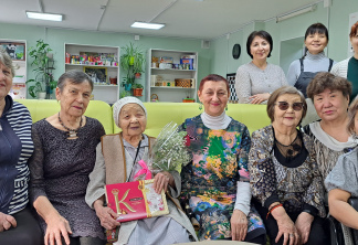 Сегодня в отделении дневного пребывания отпраздновала свой 94 летний день рождения Логинова Зинаида Иннокентьевна.