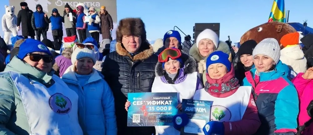 14 февраля 2026 года команда «ТОС «Доверие» приняла участие в творческом конкурсе «Сагаан зураг» в рамках Фестиваля «Снежная открытка» на льду Байкала в селе Максимиха.