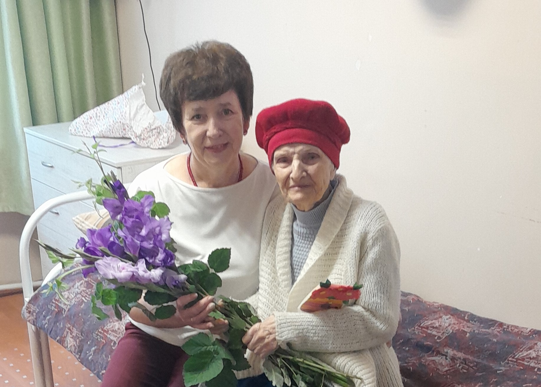 30 августа исполнилось 90 лет  Покржепчинской Людмиле Александровне, получателю социальных услуг АУСО «У-У КЦ «Доверие».    
