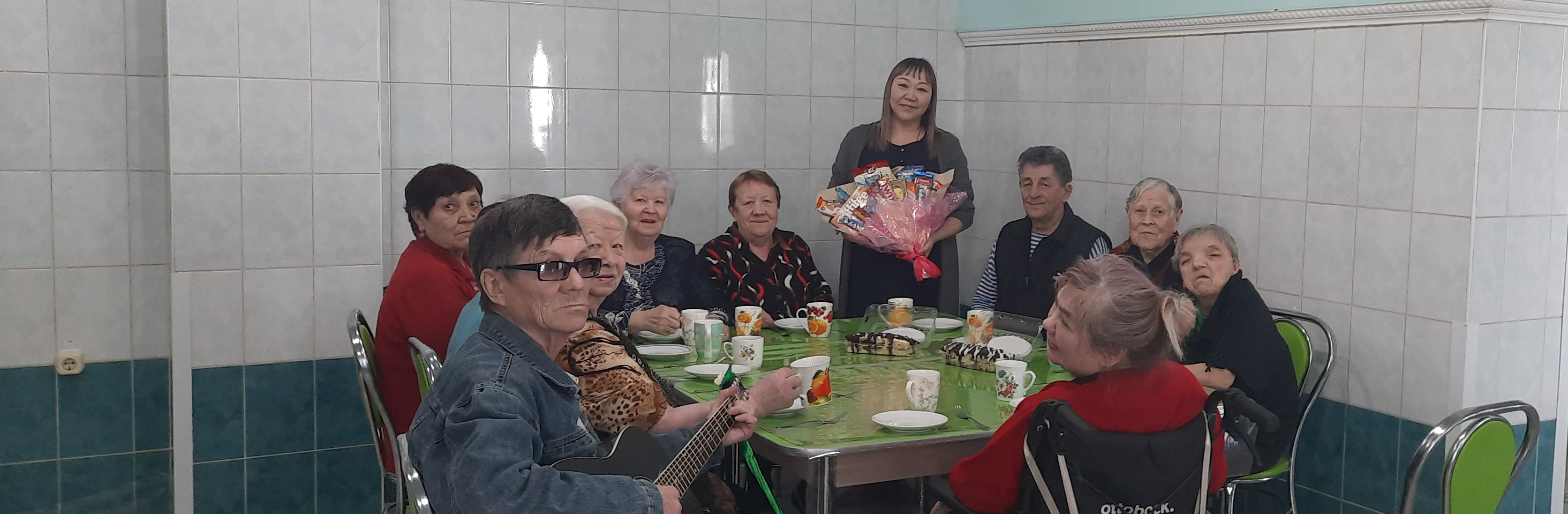 Песню нельзя потрогать руками, но ее можно увидеть, услышать и прочувствовать.