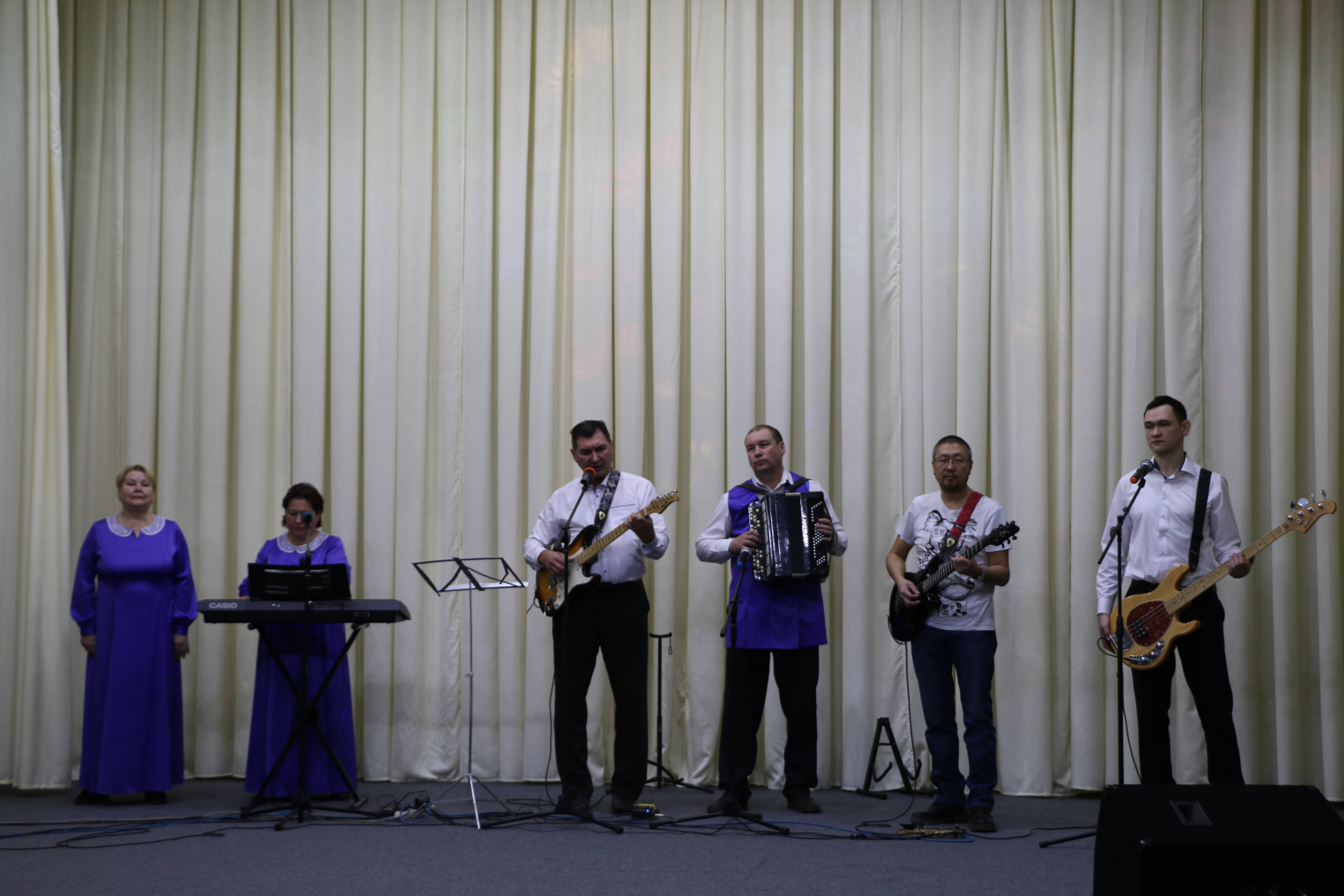 18 ноября в АУСО «У-УКЦ «Доверие» с Благотворительным концертом к Международному дню инвалидов выступил хор ветеранов «Отрада»