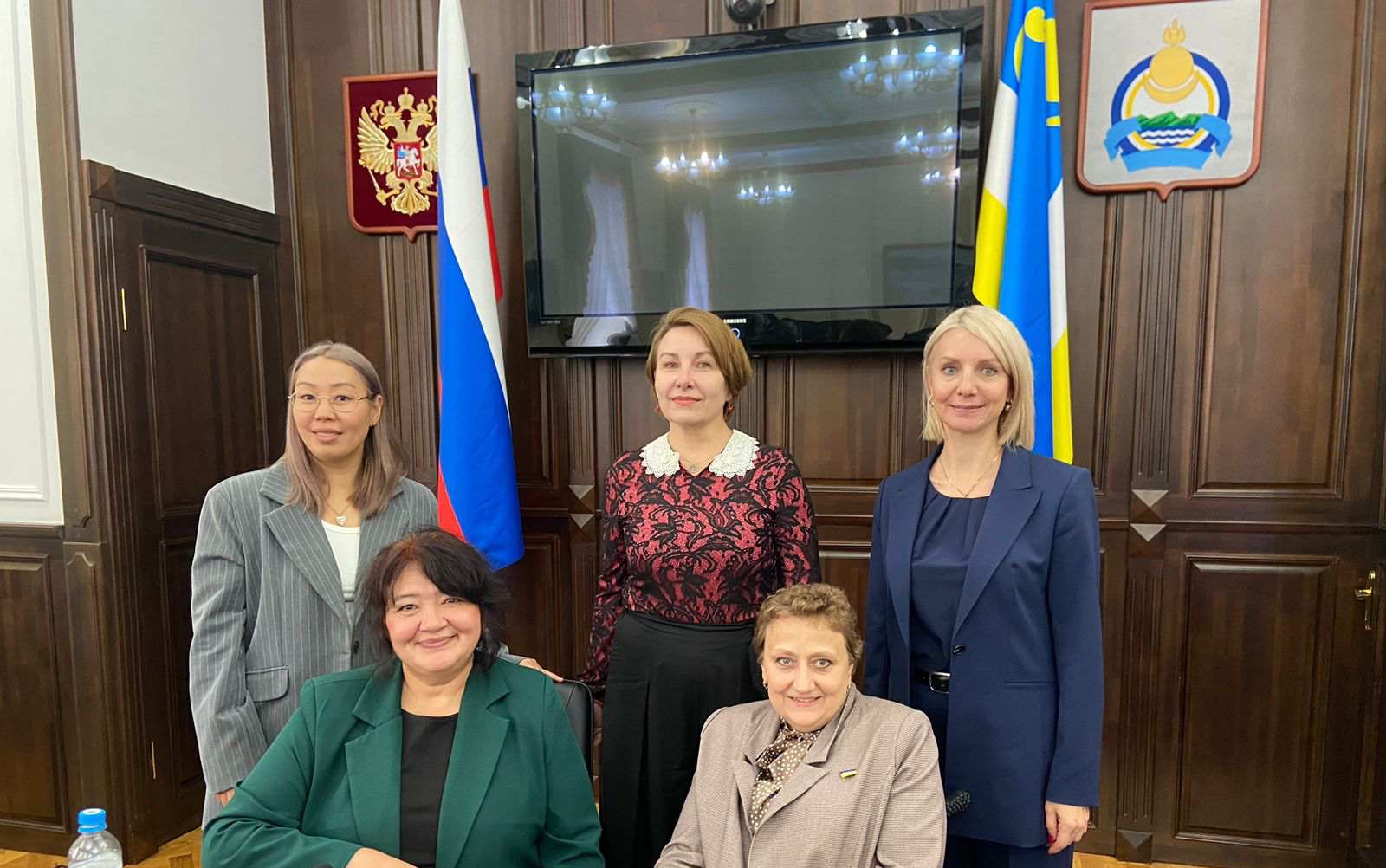 2 октября 2024г. в Народном Хурале Республики Бурятия состоялся круглый стол по вопросам организации помощи больным с деменцией и их родственникам.