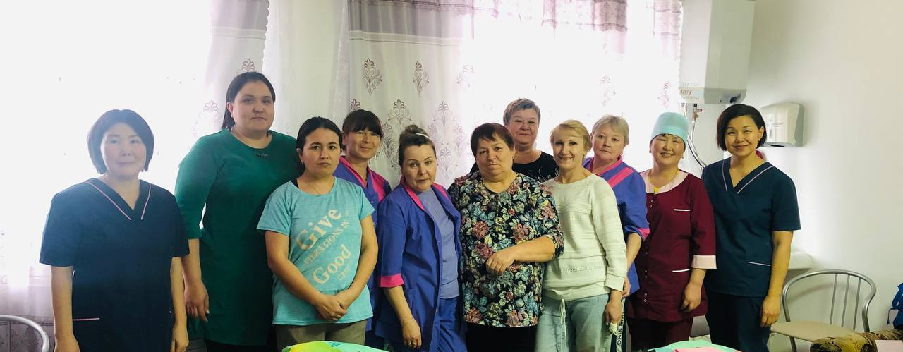 Специалисты учебно-методического отдела провели очные занятия и зачет по практике для сотрудников ГБУСО РБ ДДИ «Журавушка» 13-14 февраля в КЦ «Доверие» и 29 февраля — 1 марта в Хоринском СДИ.