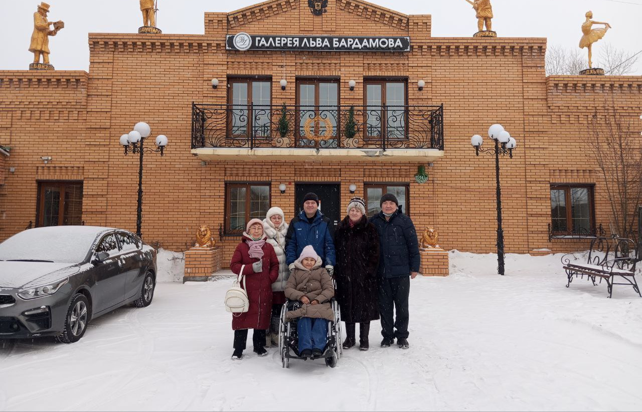 Благотворительная экскурсия в музей-галерею Льва Бардамова